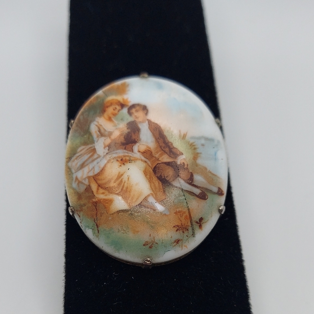 Vtg Porcelain Painted Brooch.GC.